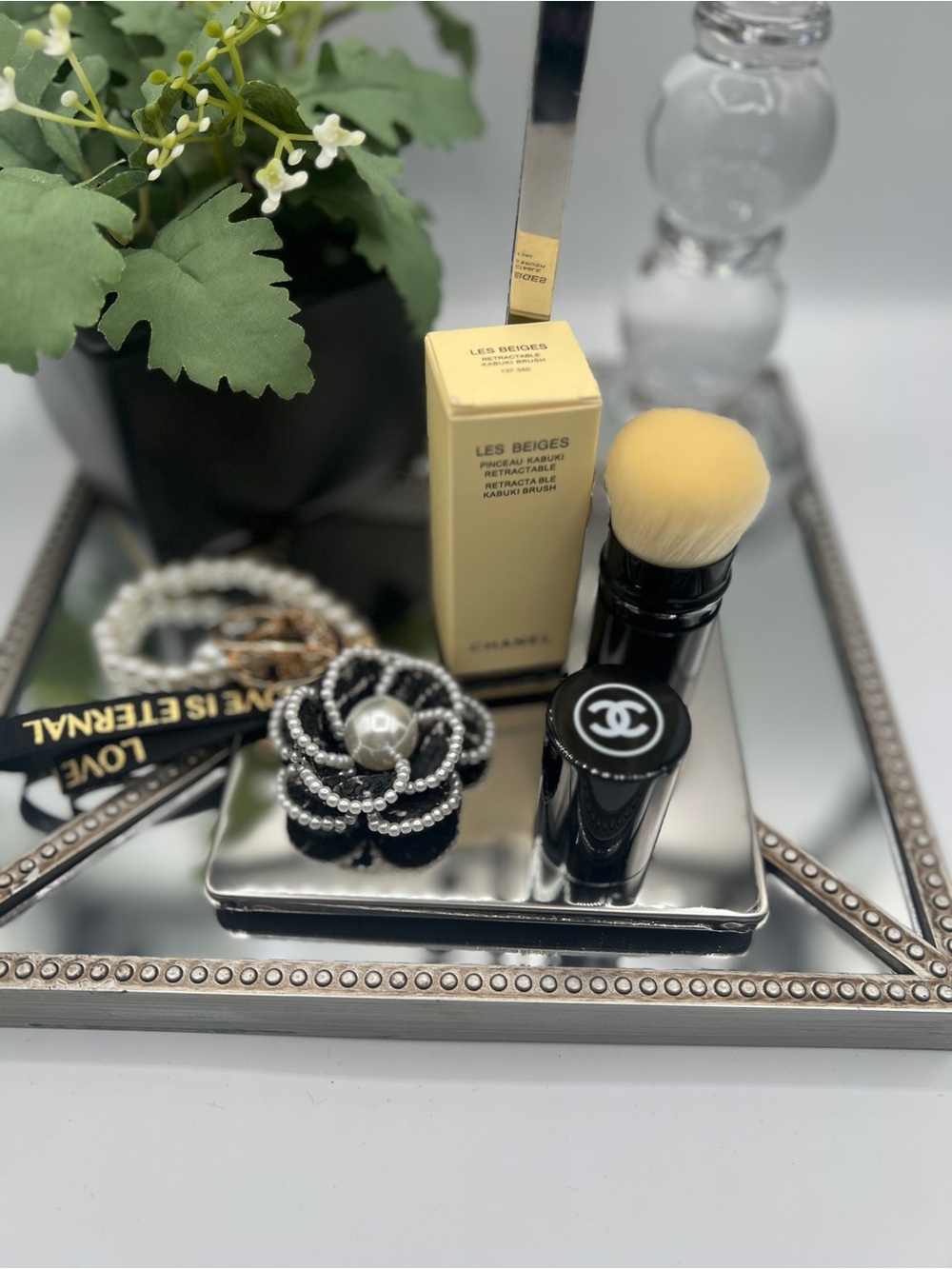 CHANEL Les Beiges Retractable Kabuki Brush with Flower Charm